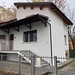 Casa Nuova E Spaziosa In Centro