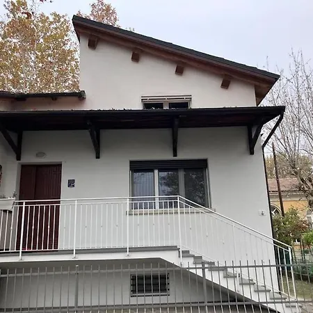 Casa Nuova E Spaziosa In Centro ヴィラ